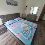 Apartament Me Qera Lungomare Vlore Mari