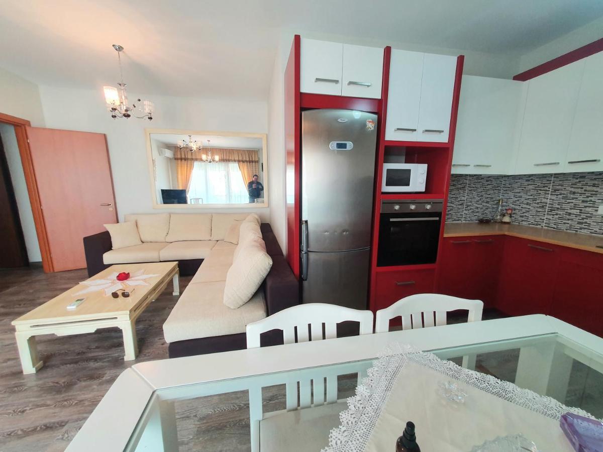 Apartment Me Qera Lungomare Mari Vlore