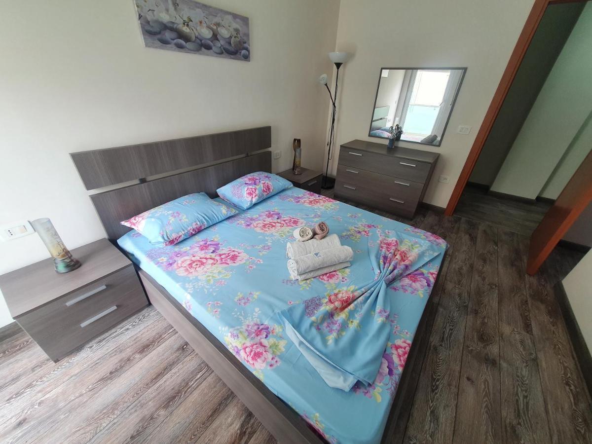 Apartment Me Qera Lungomare Mari *