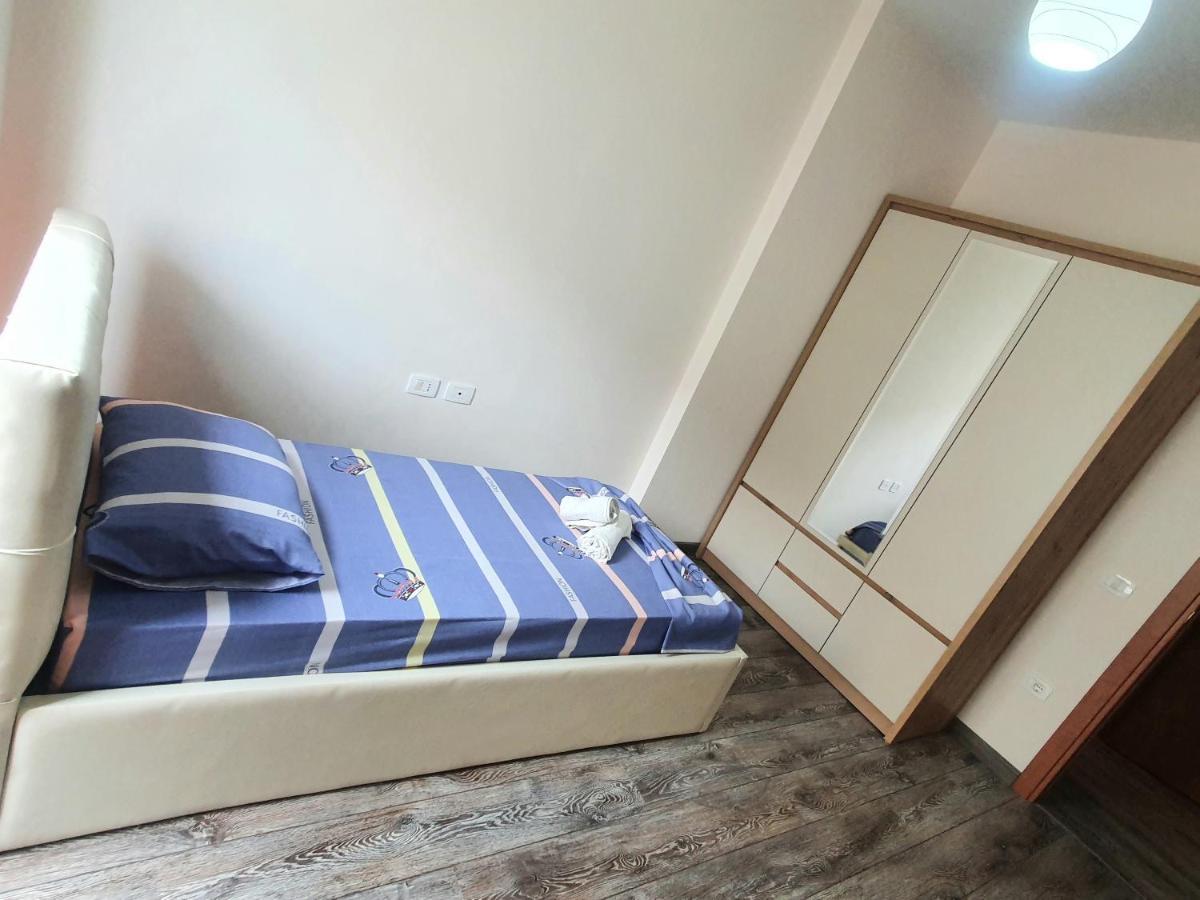 Me Qera Lungomare Mari Apartment Vlore